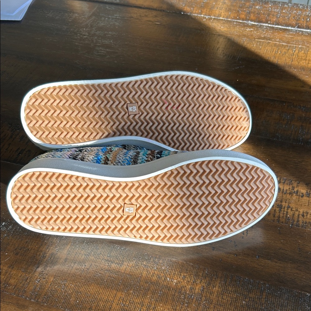 Vaneli Women's Cream and Multicolor Sneakers - Picture 7 of 7